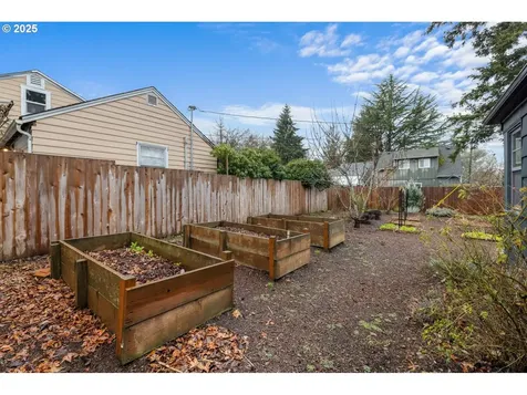 4215 NE 57th Avenue Portland OR 97218