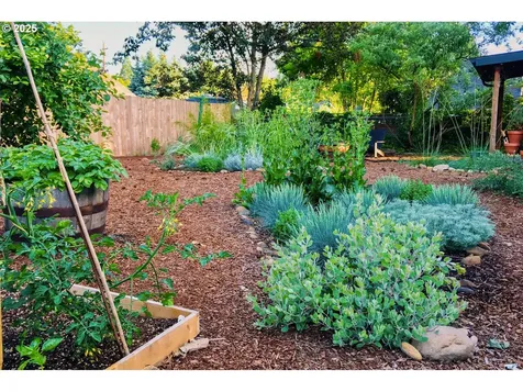 4215 NE 57th Avenue Portland OR 97218