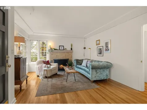 4215 NE 57th Avenue Portland OR 97218
