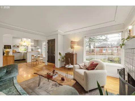4215 NE 57th Avenue Portland OR 97218