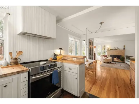 4215 NE 57th Avenue Portland OR 97218