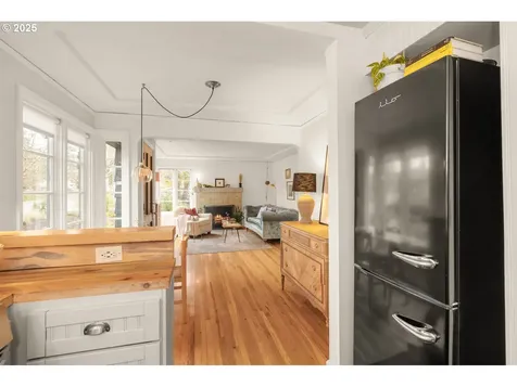 4215 NE 57th Avenue Portland OR 97218