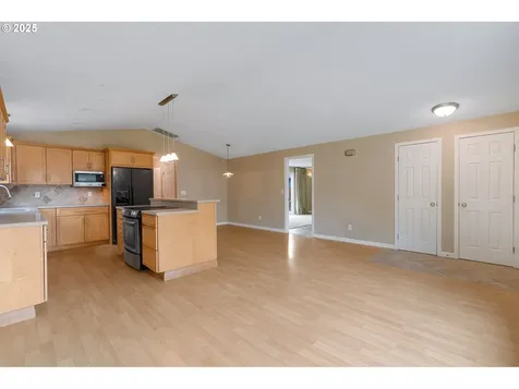 21238 SW Dana Court Beaverton OR 97003