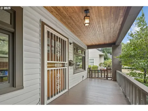4006 NE Flanders Street Portland OR 97232