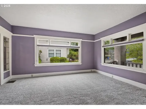 4006 NE Flanders Street Portland OR 97232