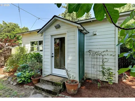 7811 NE Prescott Street Portland OR 97218