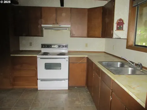71250 Northshore Drive Birkenfeld OR 97016