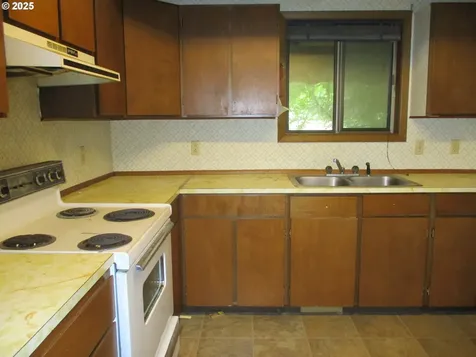 71250 Northshore Drive Birkenfeld OR 97016