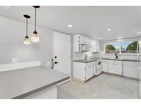 15420 SW Royalty Parkway Portland OR 97224