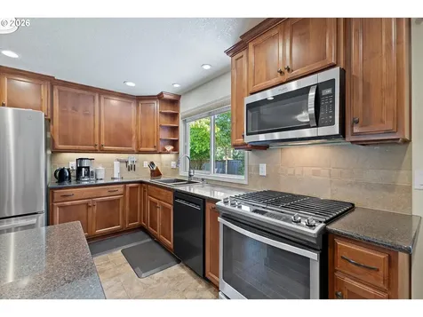 18205 Stonewood Drive Gladstone OR 97027