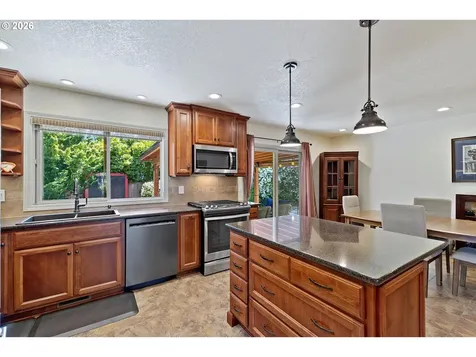18205 Stonewood Drive Gladstone OR 97027