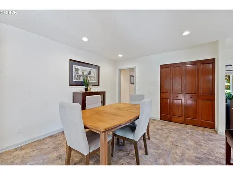 18205 Stonewood Drive Gladstone OR 97027
