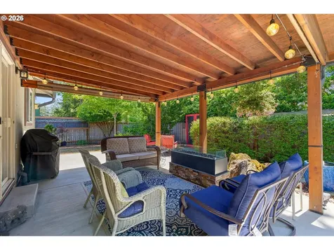18205 Stonewood Drive Gladstone OR 97027