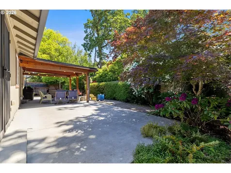 18205 Stonewood Drive Gladstone OR 97027