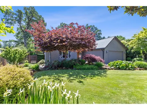18205 Stonewood Drive Gladstone OR 97027