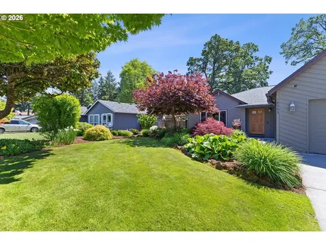 18205 Stonewood Drive Gladstone OR 97027
