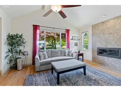 18205 Stonewood Drive Gladstone OR 97027