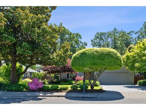18205 Stonewood Drive Gladstone OR 97027