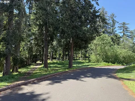 18205 Stonewood Drive Gladstone OR 97027