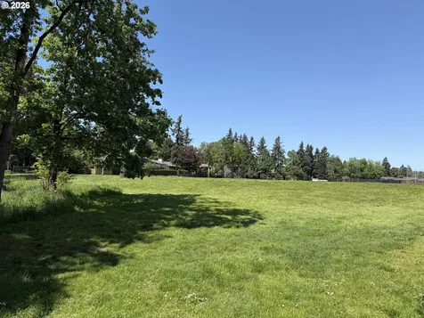 18205 Stonewood Drive Gladstone OR 97027