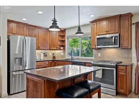 18205 Stonewood Drive Gladstone OR 97027