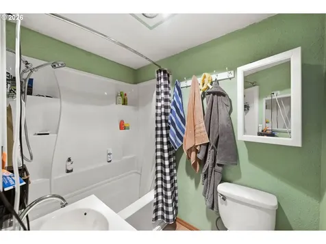 1955 Maple Street North Bend OR 97459