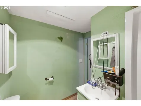1955 Maple Street North Bend OR 97459