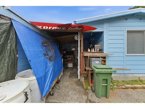 1955 Maple Street North Bend OR 97459