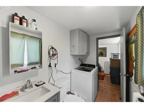 1955 Maple Street North Bend OR 97459