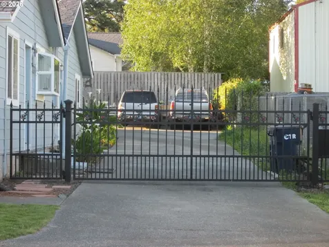 910 Easy Street Brookings OR 97415