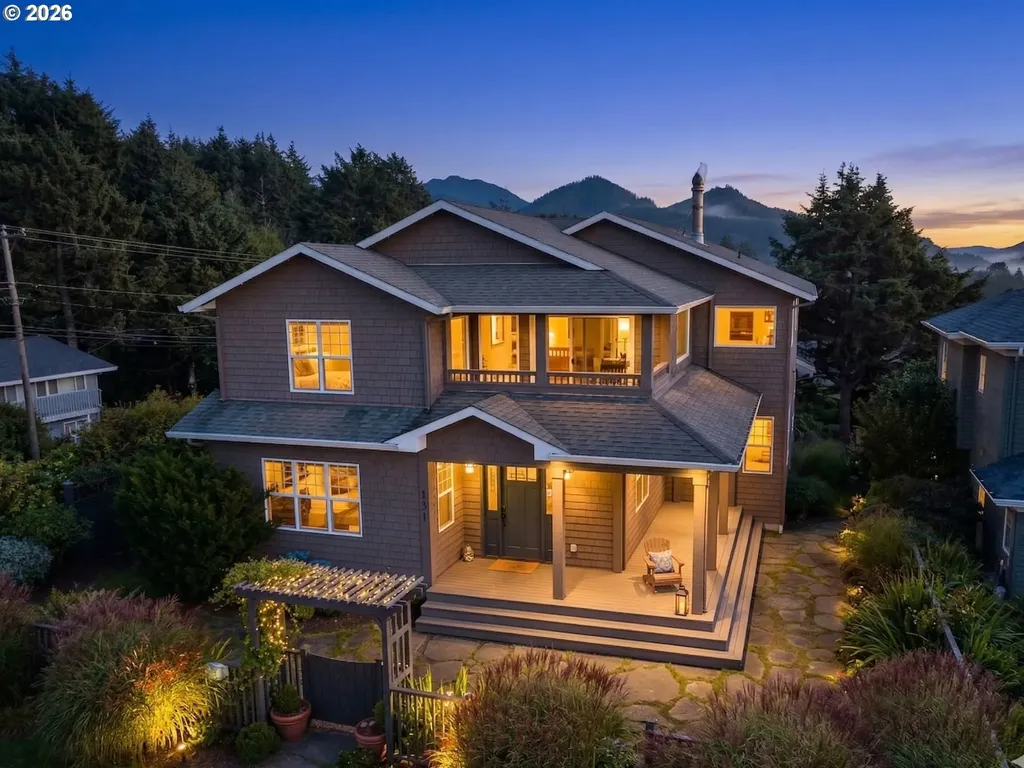 131 W Nebesna Street Cannon Beach OR 97110