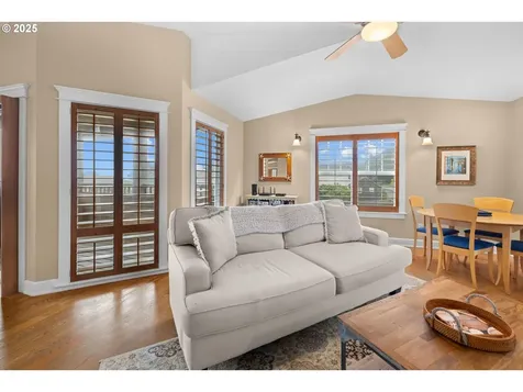131 W Nebesna Street Cannon Beach OR 97110
