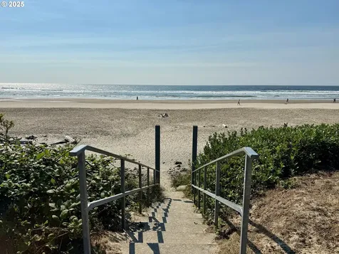 131 W Nebesna Street Cannon Beach OR 97110