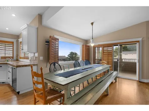 131 W Nebesna Street Cannon Beach OR 97110