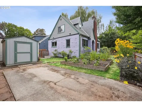 3606 SE Woodward Street Portland OR 97202