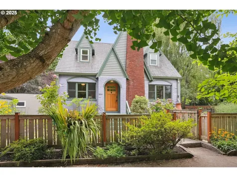 3606 SE Woodward Street Portland OR 97202