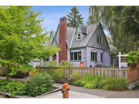 3606 SE Woodward Street Portland OR 97202