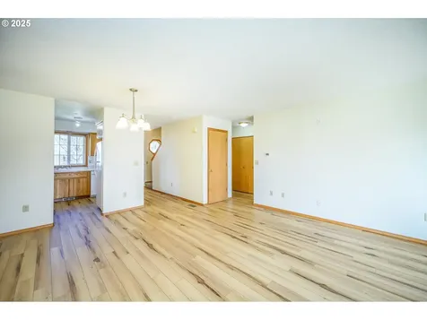 824 NE Ashby Court Mcminnville OR 97128
