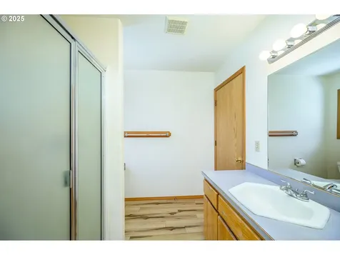 824 NE Ashby Court Mcminnville OR 97128