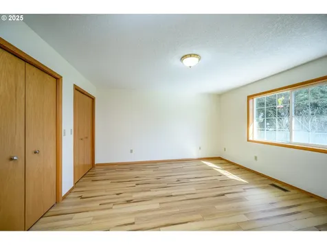 824 NE Ashby Court Mcminnville OR 97128