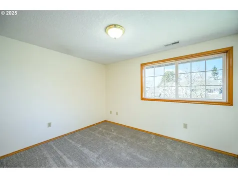 824 NE Ashby Court Mcminnville OR 97128