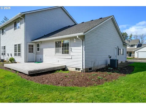 824 NE Ashby Court Mcminnville OR 97128