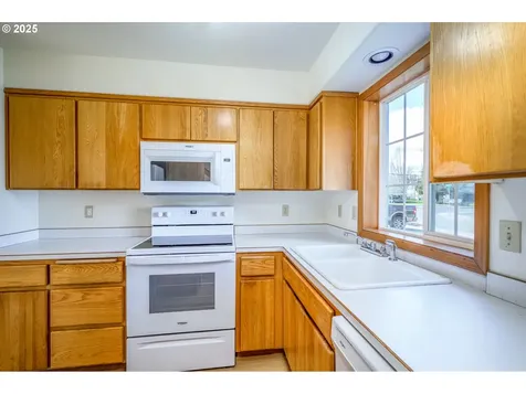 824 NE Ashby Court Mcminnville OR 97128