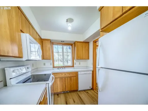 824 NE Ashby Court Mcminnville OR 97128