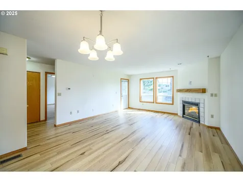 824 NE Ashby Court Mcminnville OR 97128