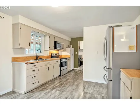 848 Kelly Lane Eugene OR 97404