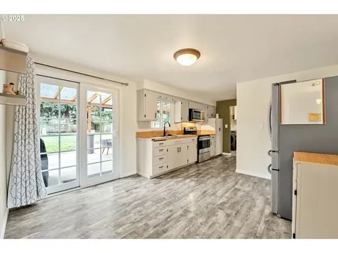 848 Kelly Lane Eugene OR 97404