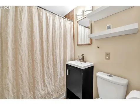 848 Kelly Lane Eugene OR 97404