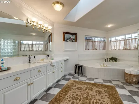 6029 NW El Rey Drive Camas WA 98607