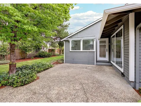2320 SW 205th Place Beaverton OR 97003